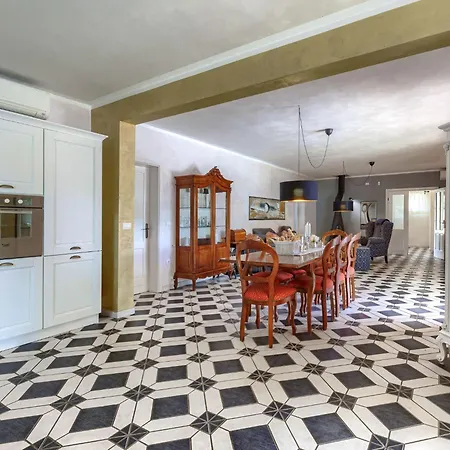 Wruss By Interhome *